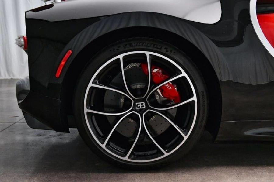 Колеса Bugatti Chiron 2019 года  (фото 14 из 29)